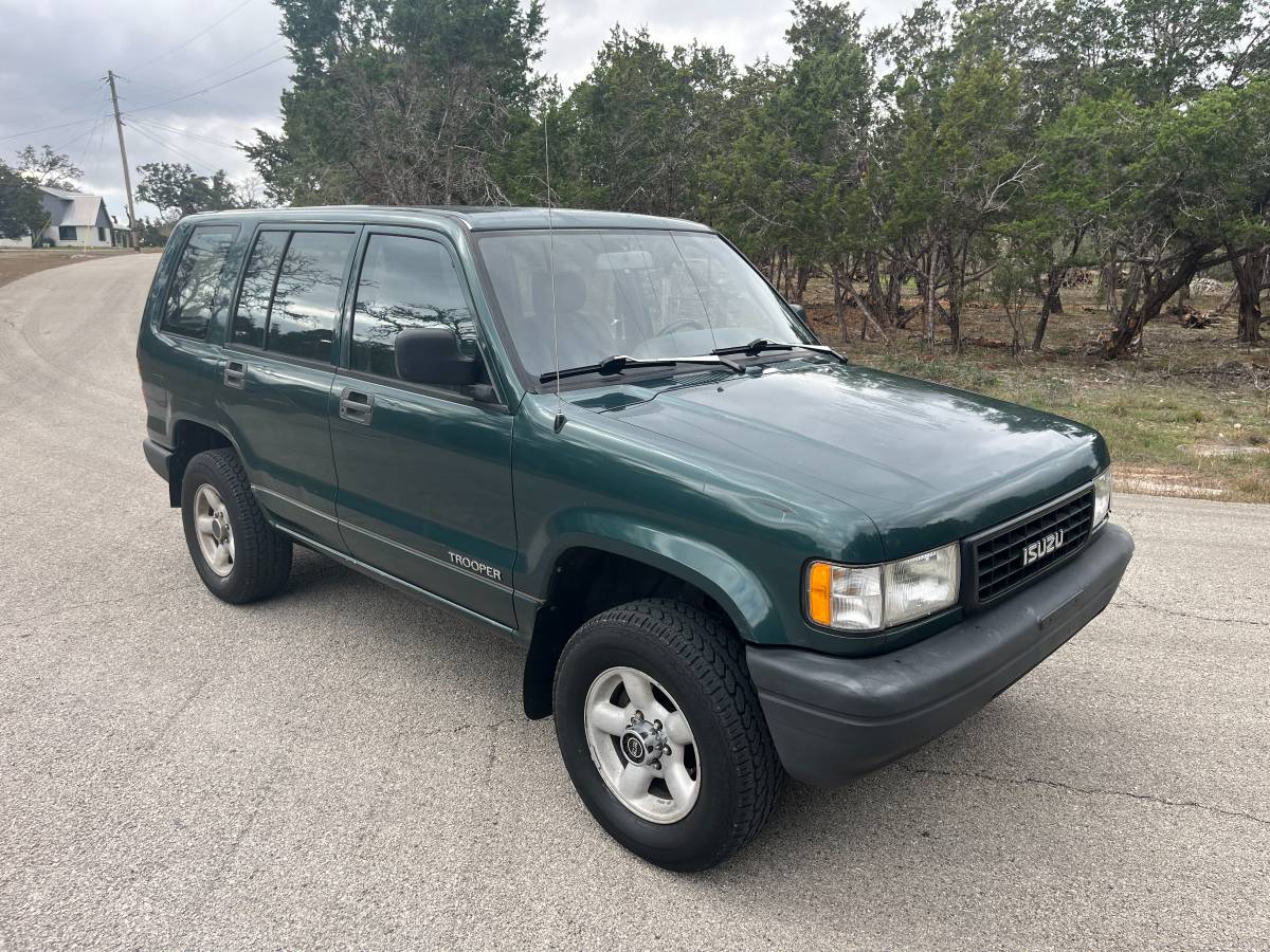 Isuzu-trooper-1995-green-9
