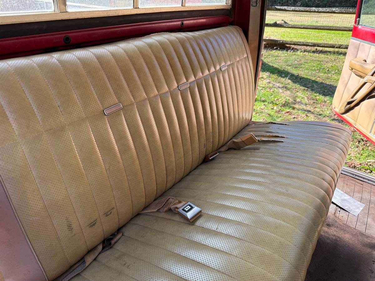 J10-jeep-pickup-1980-red-13