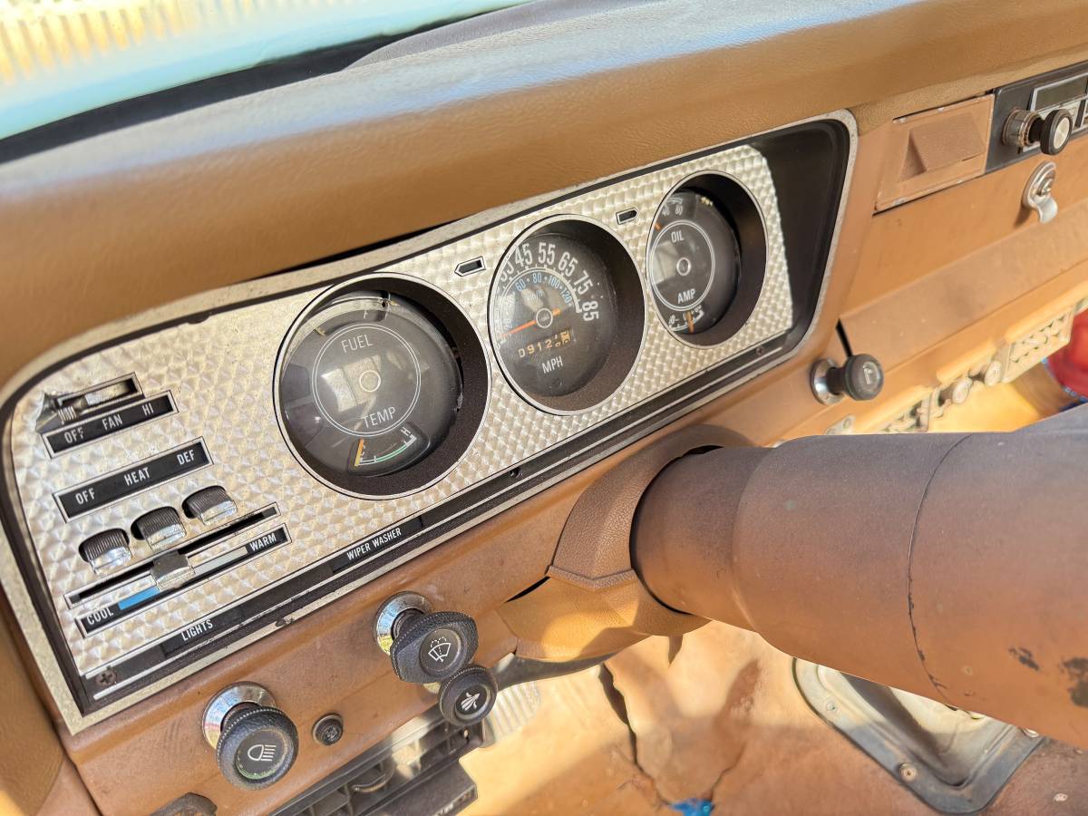 J10-jeep-pickup-1980-red-16