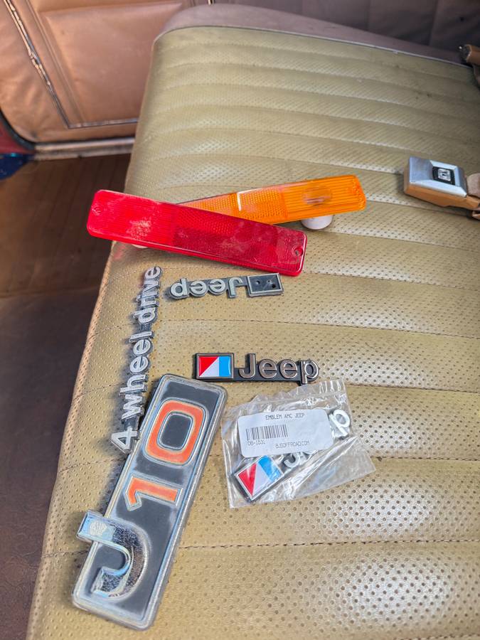 J10-jeep-pickup-1980-red-4