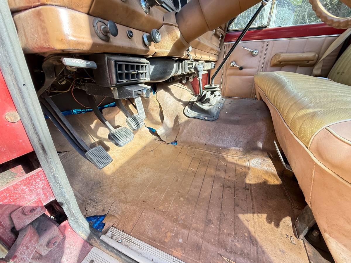 J10-jeep-pickup-1980-red-6