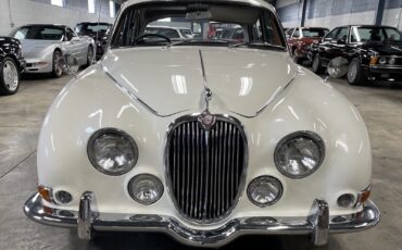 Jaguar-3.8S-1967-10
