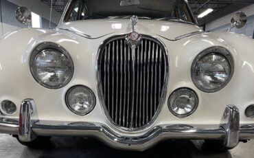 Jaguar-3.8S-1967