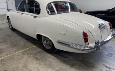Jaguar-3.8S-1967-8