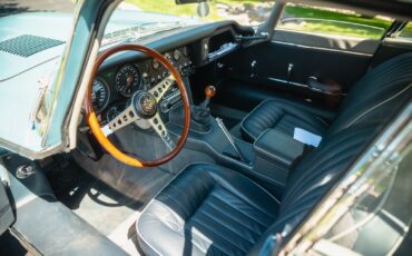 Jaguar-E-Type-1965-Coupe-10