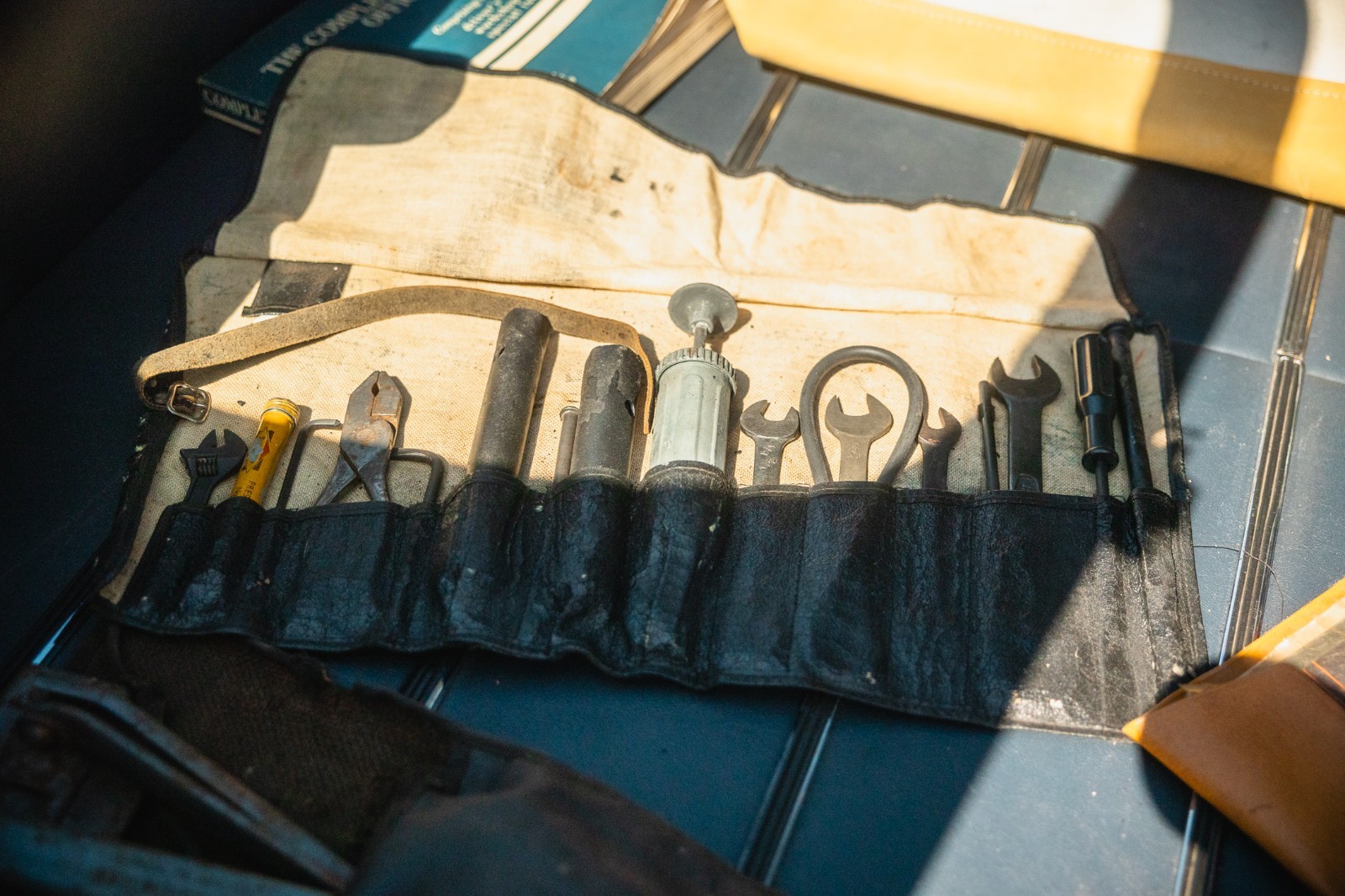 Jaguar-E-Type-1965-Coupe-14