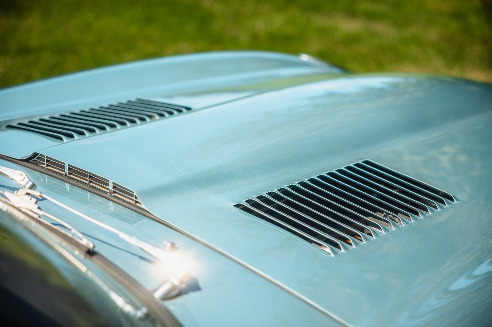 Jaguar-E-Type-1965-Coupe-21
