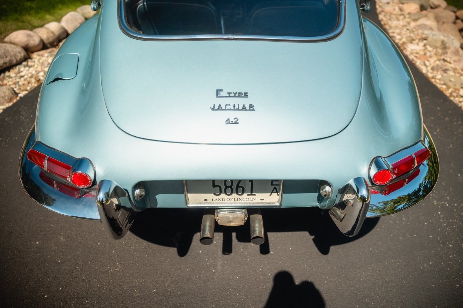 Jaguar-E-Type-1965-Coupe-9