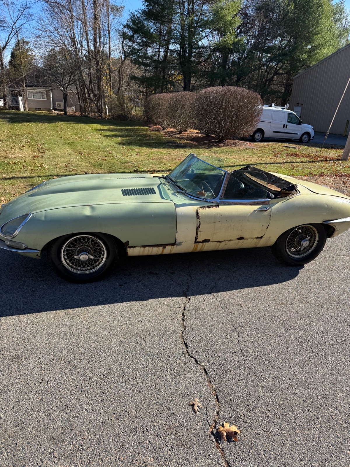Jaguar-E-Type-1967-Convertible-1
