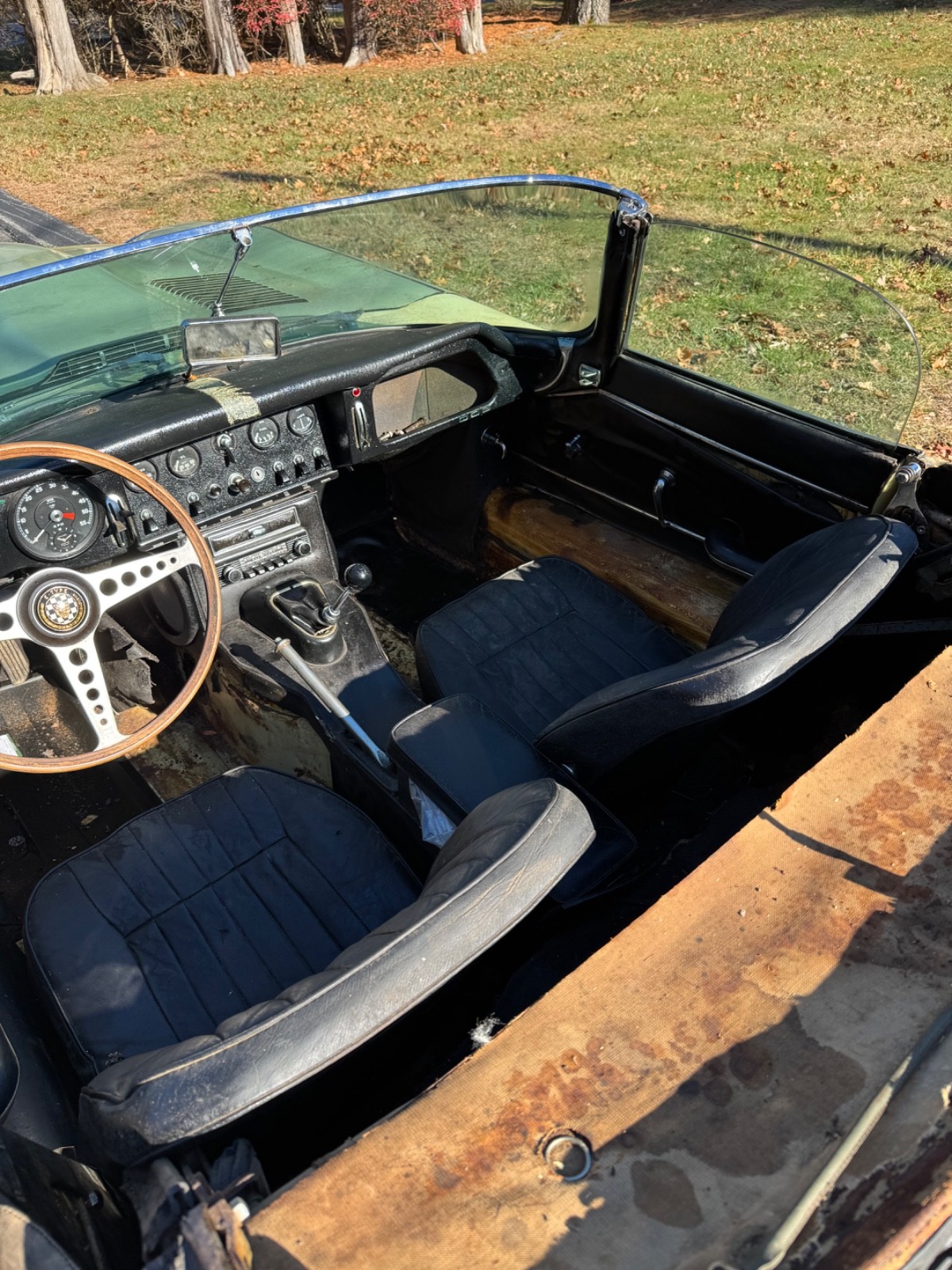 Jaguar-E-Type-1967-Convertible-11