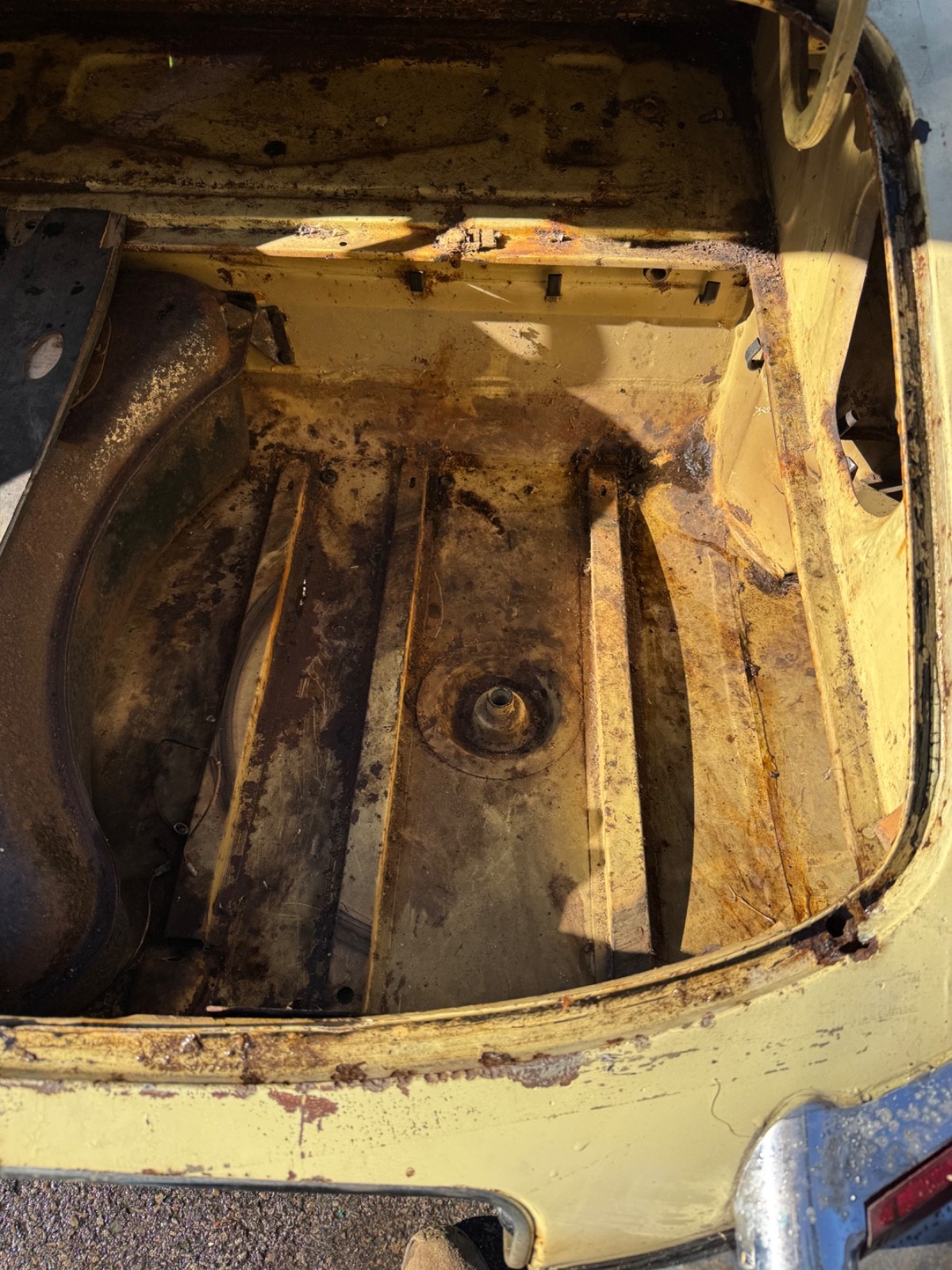 Jaguar-E-Type-1967-Convertible-17