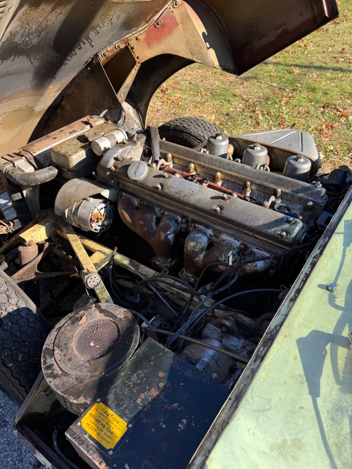Jaguar-E-Type-1967-Convertible-23