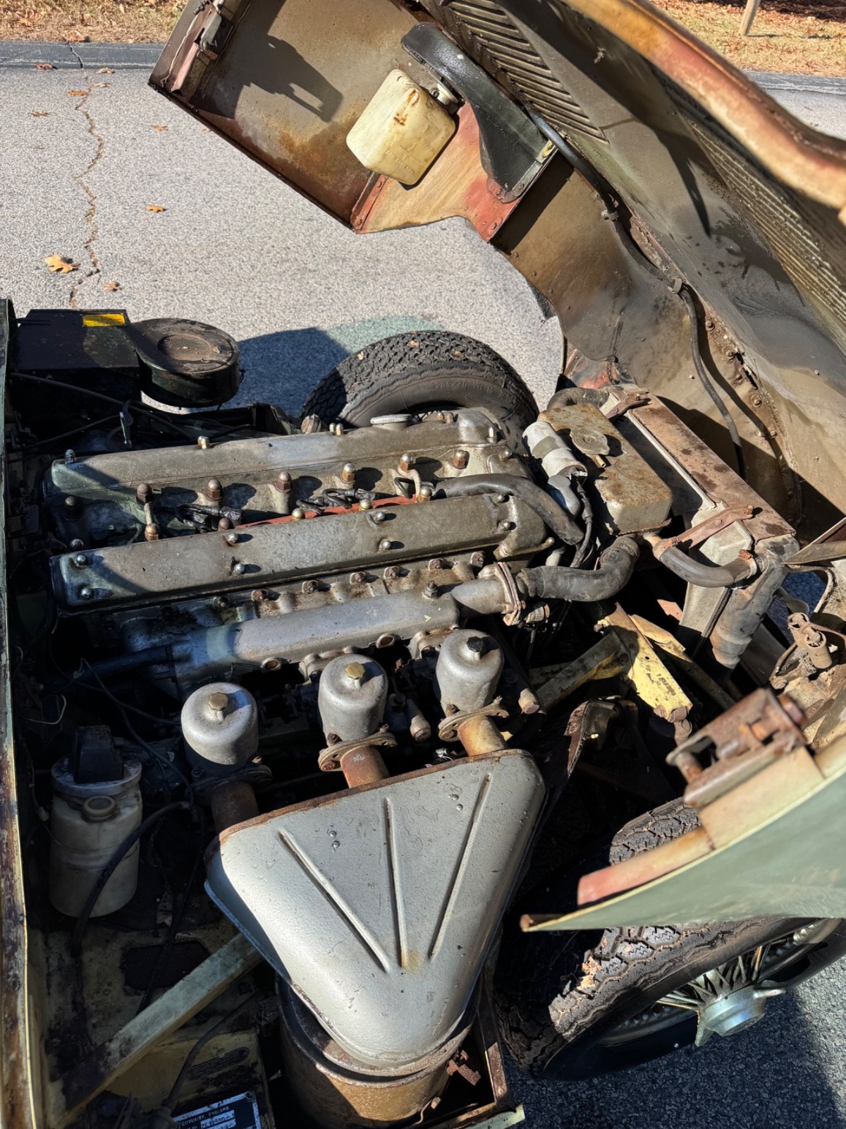 Jaguar-E-Type-1967-Convertible-24