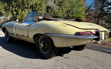 Jaguar-E-Type-1967-Convertible-3