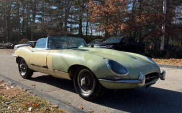 Jaguar-E-Type-1967-Convertible-7