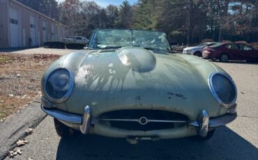 Jaguar-E-Type-1967-Convertible-8