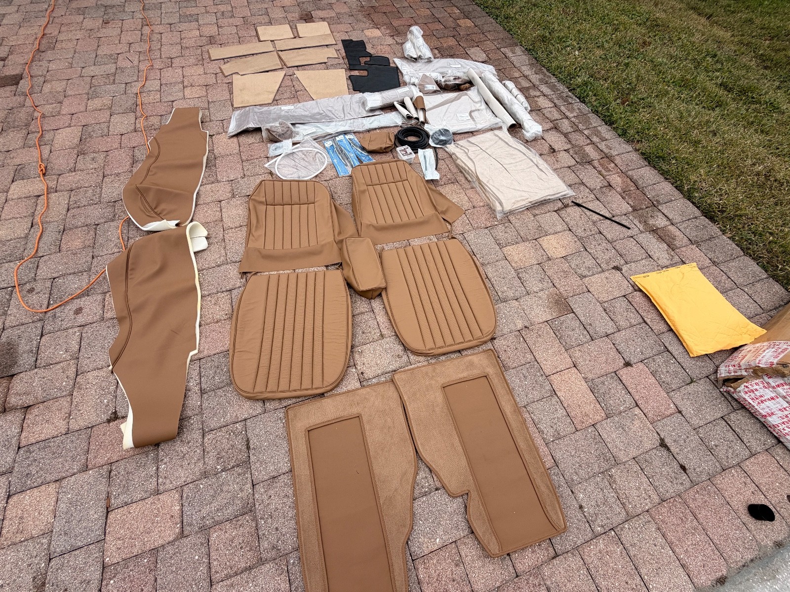 Jaguar-E-Type-1969-11