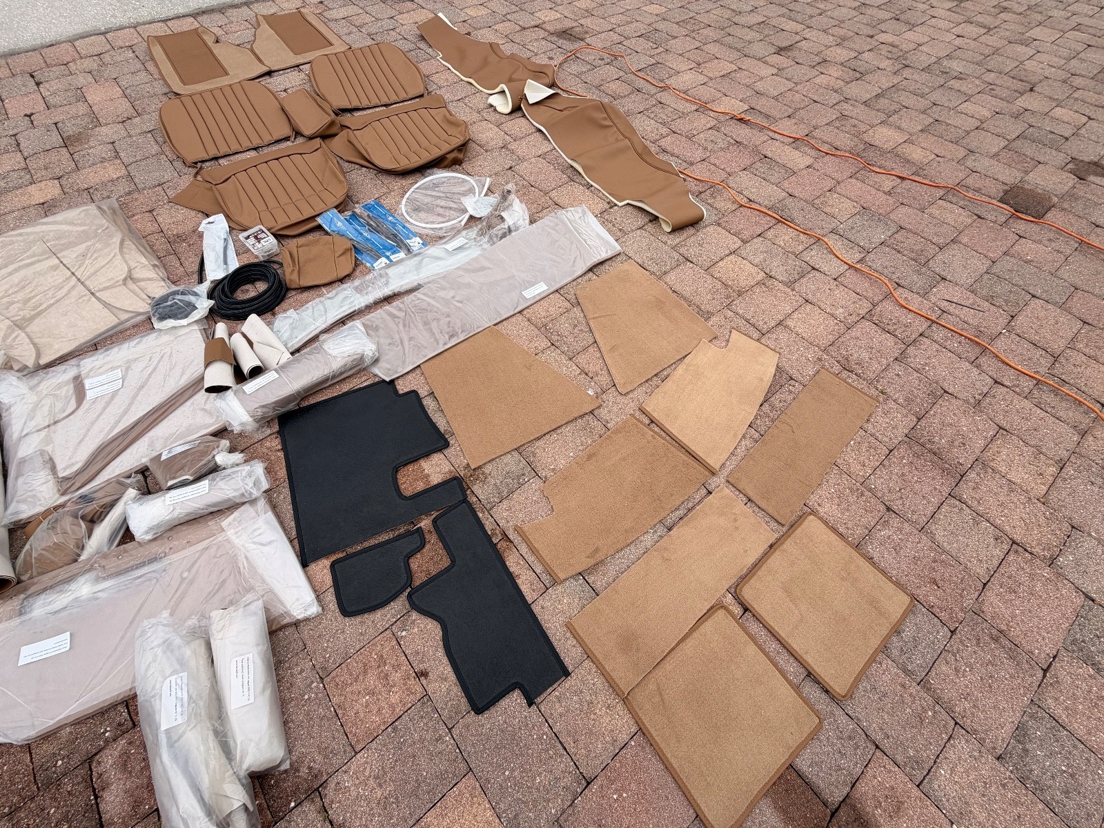 Jaguar-E-Type-1969-13