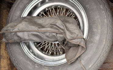 Jaguar-E-Type-1969-14