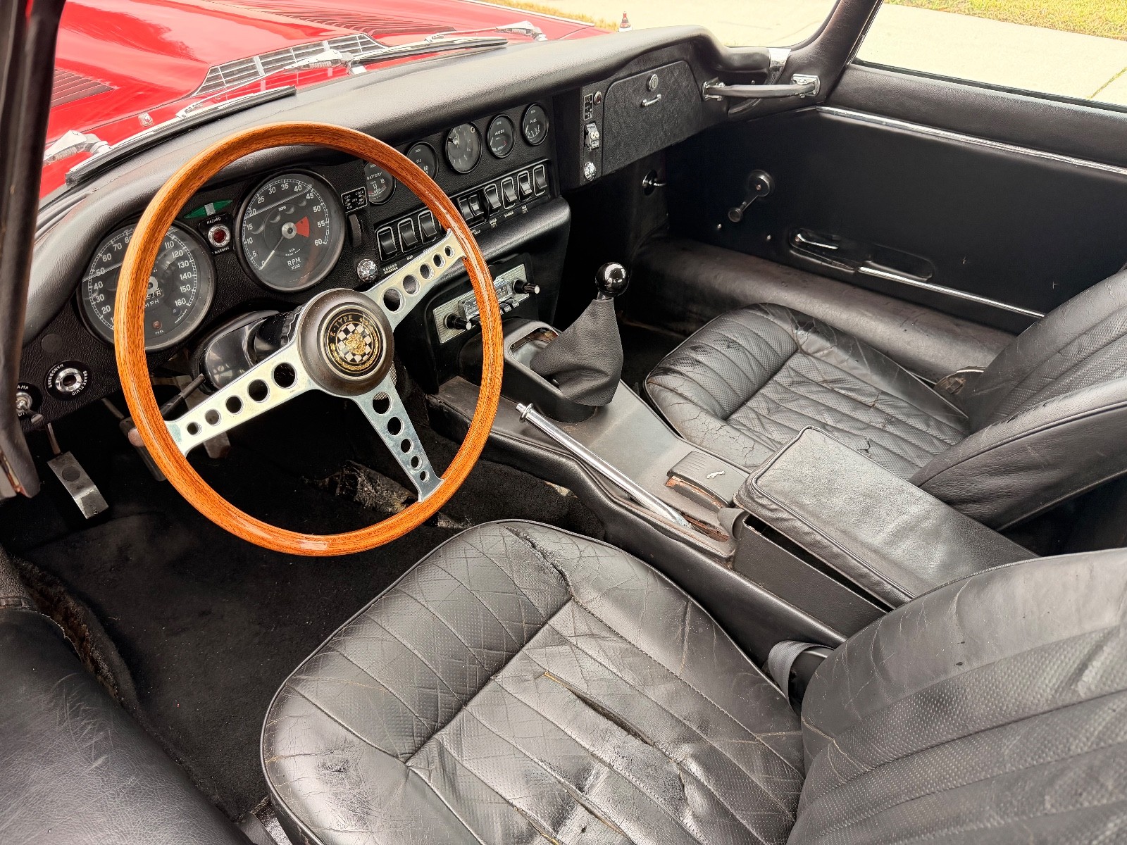 Jaguar-E-Type-1969-15