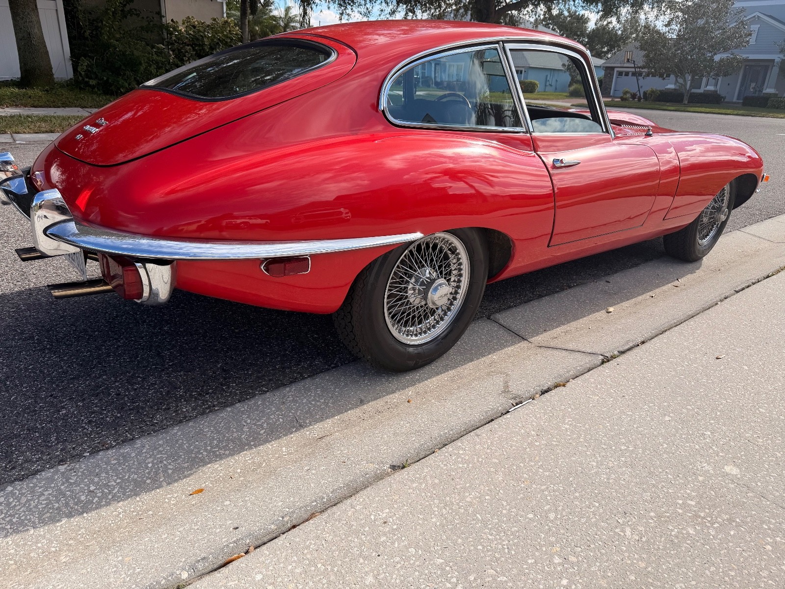 Jaguar-E-Type-1969-2