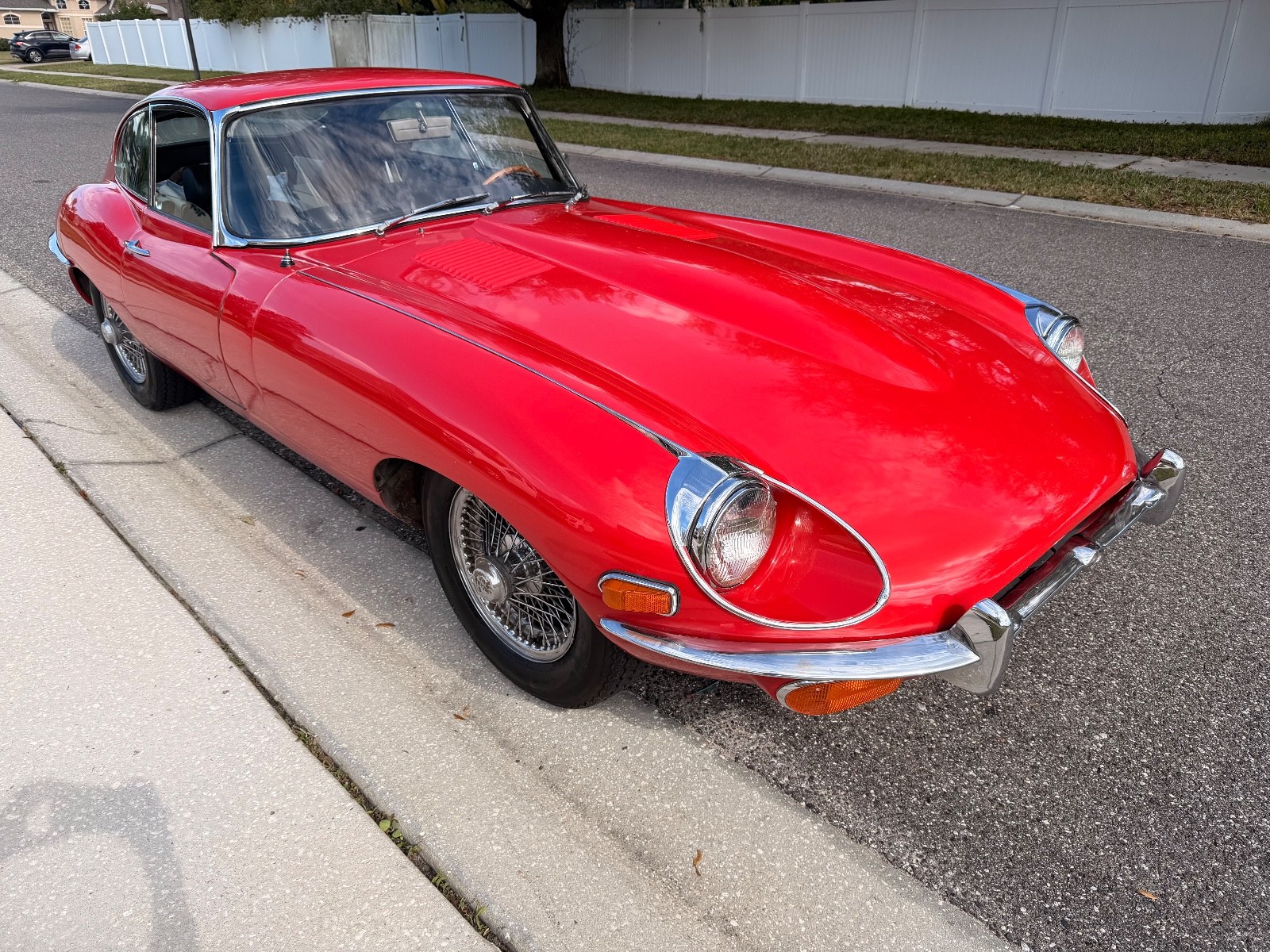 Jaguar-E-Type-1969-3