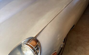 Jaguar-E-Type-1969-Coupe-1