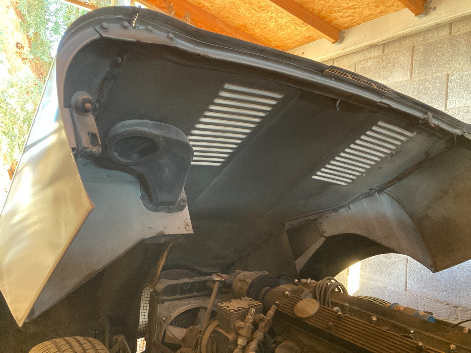 Jaguar-E-Type-1969-Coupe-11