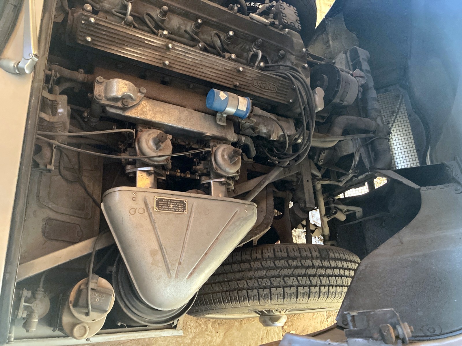 Jaguar-E-Type-1969-Coupe-12