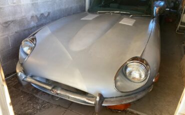 Jaguar-E-Type-1969-Coupe