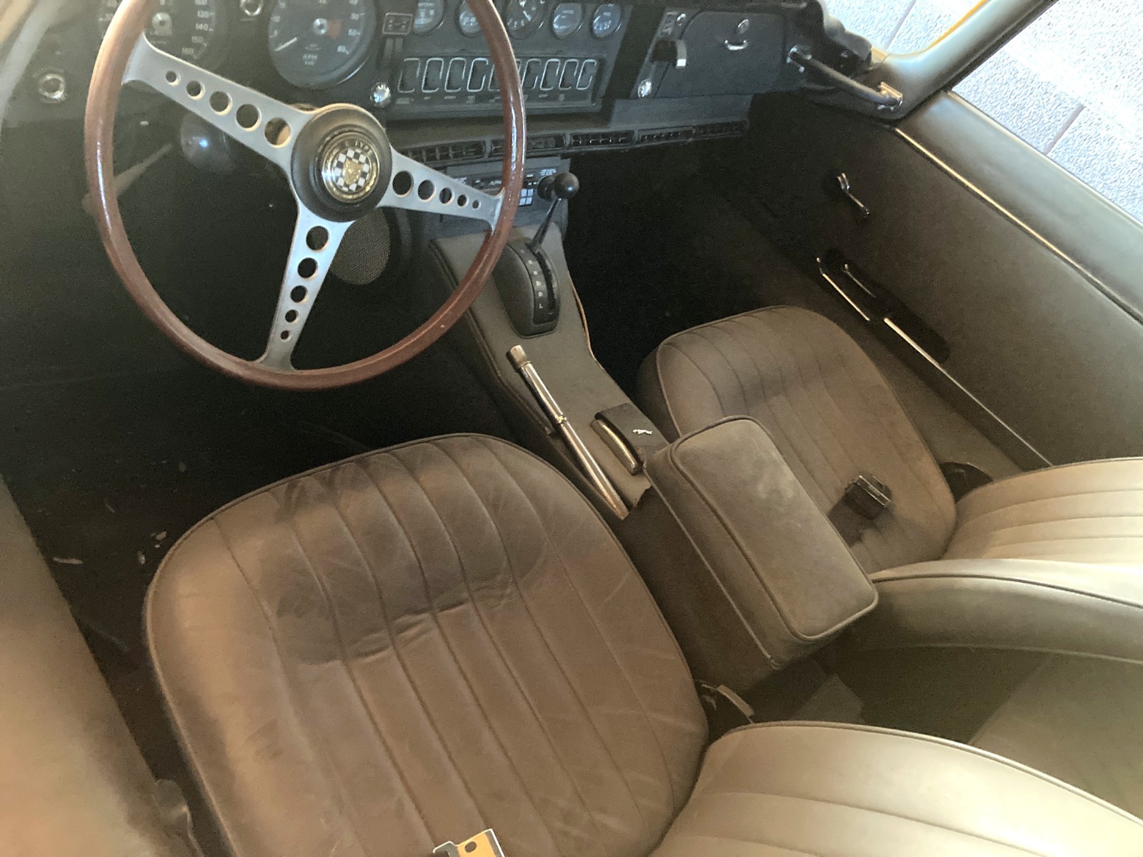 Jaguar-E-Type-1969-Coupe-18