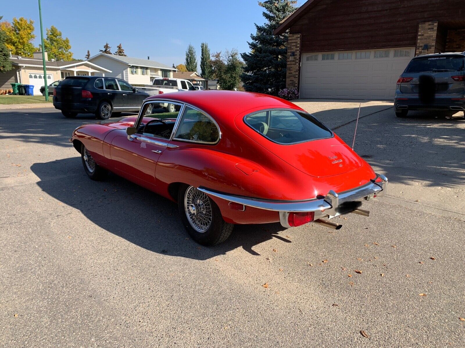 Jaguar-E-Type-1969-Coupe-2
