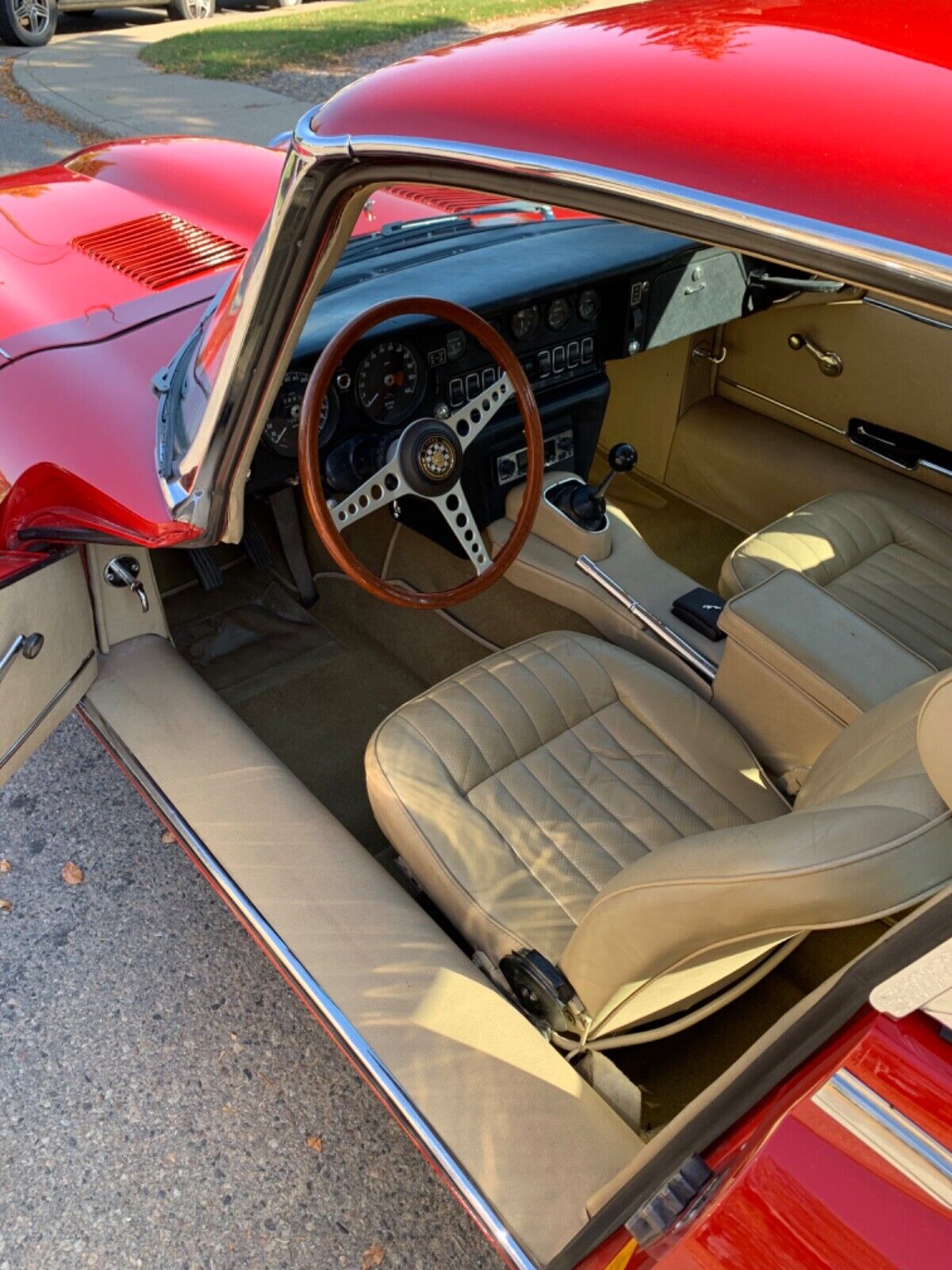 Jaguar-E-Type-1969-Coupe-4