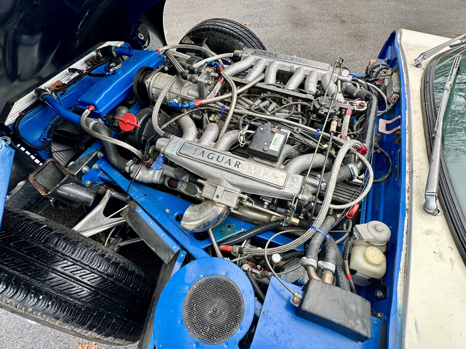 Jaguar-E-Type-1974-Coupe-2