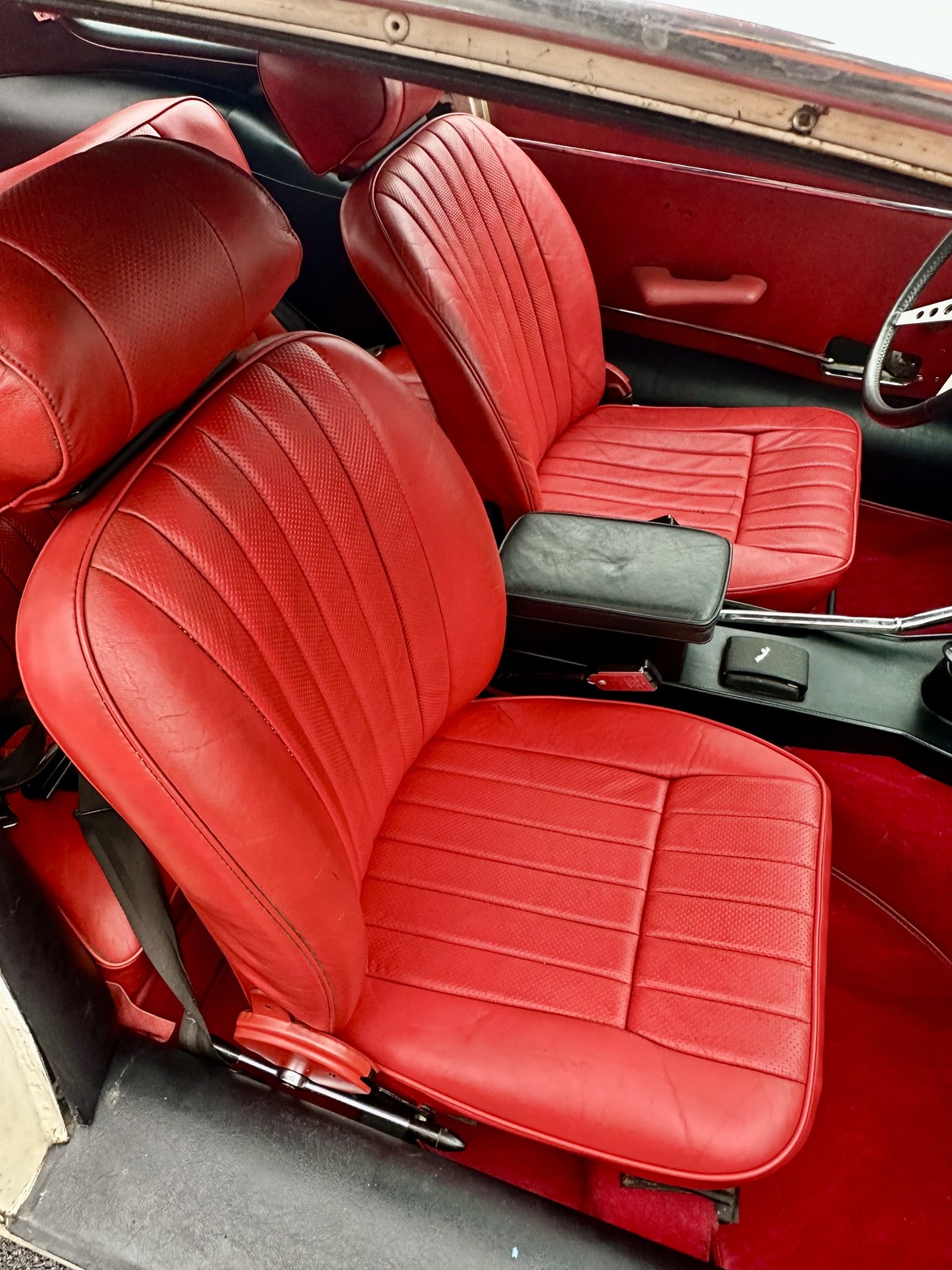 Jaguar-E-Type-1974-Coupe-29