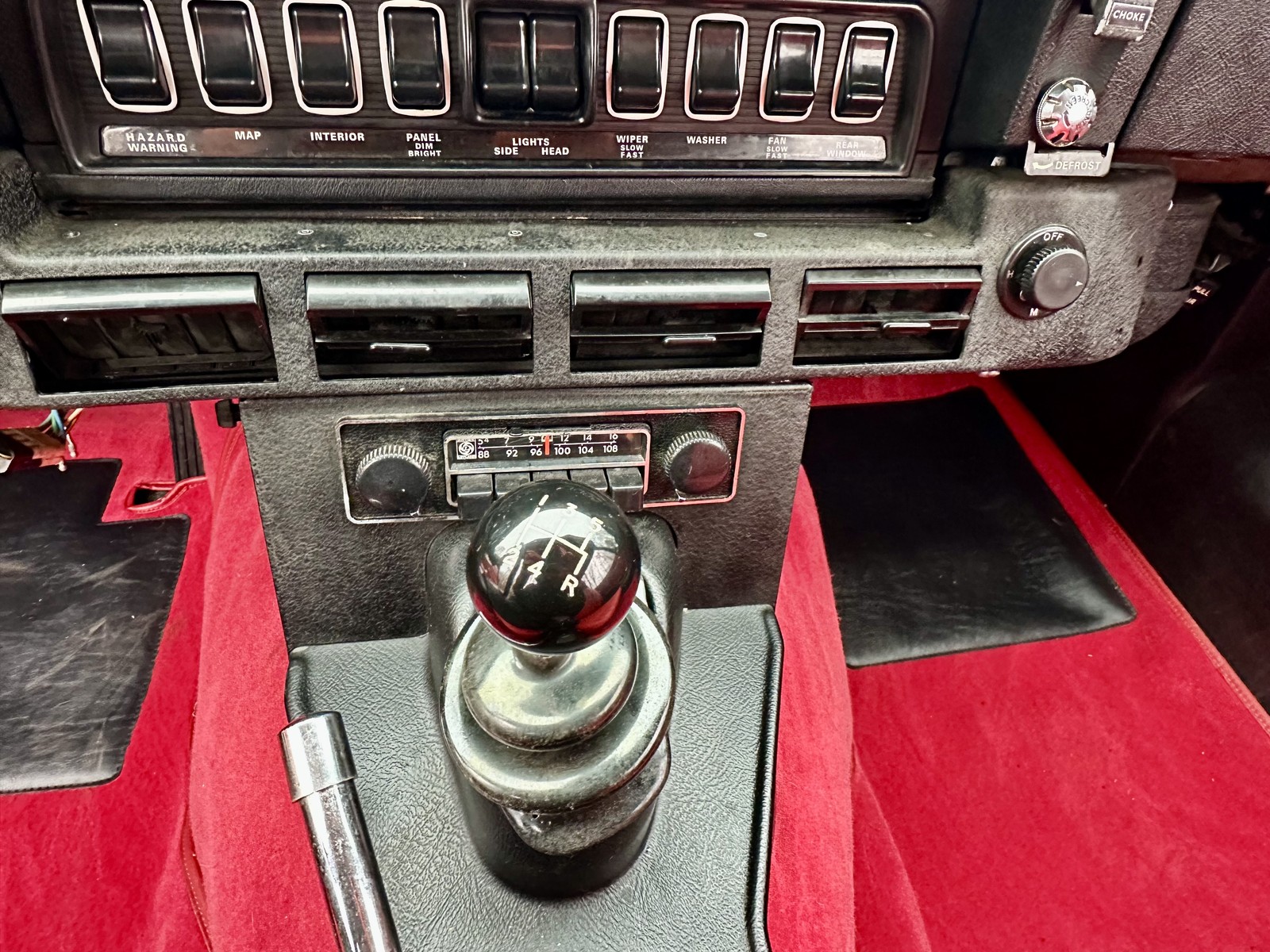 Jaguar-E-Type-1974-Coupe-38