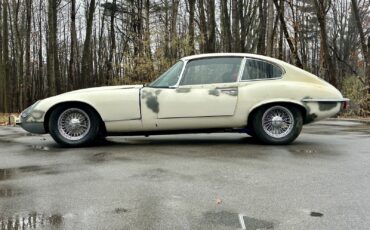 Jaguar-E-Type-1974-Coupe-5