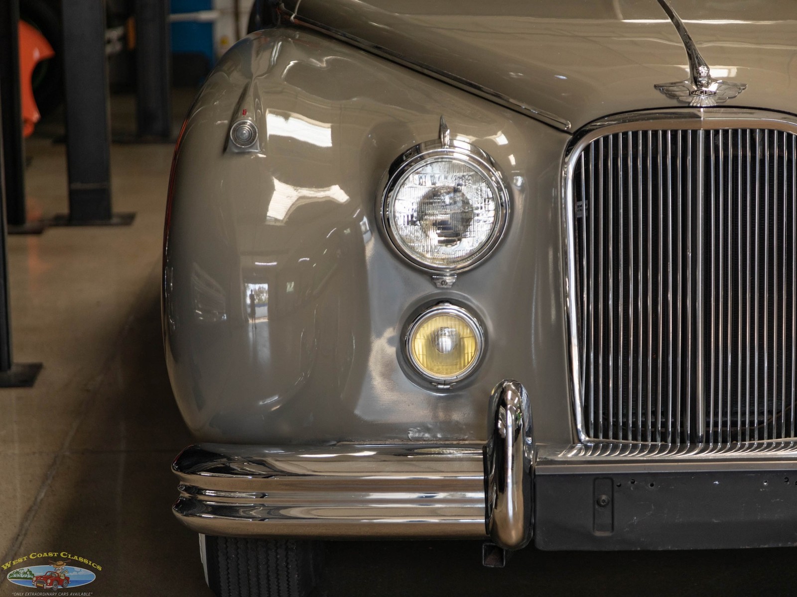 Jaguar-Mark-VII-1954-4-Door-Sedan-14
