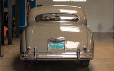 Jaguar-Mark-VII-1954-4-Door-Sedan-17