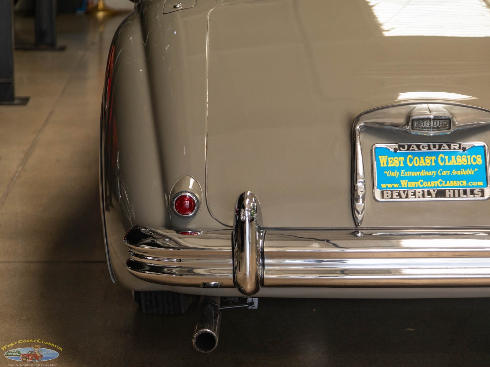 Jaguar-Mark-VII-1954-4-Door-Sedan-18