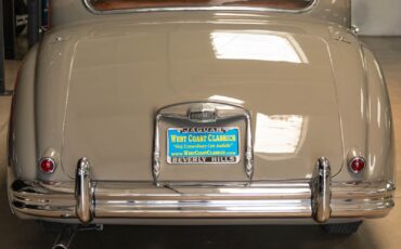 Jaguar-Mark-VII-1954-4-Door-Sedan-19