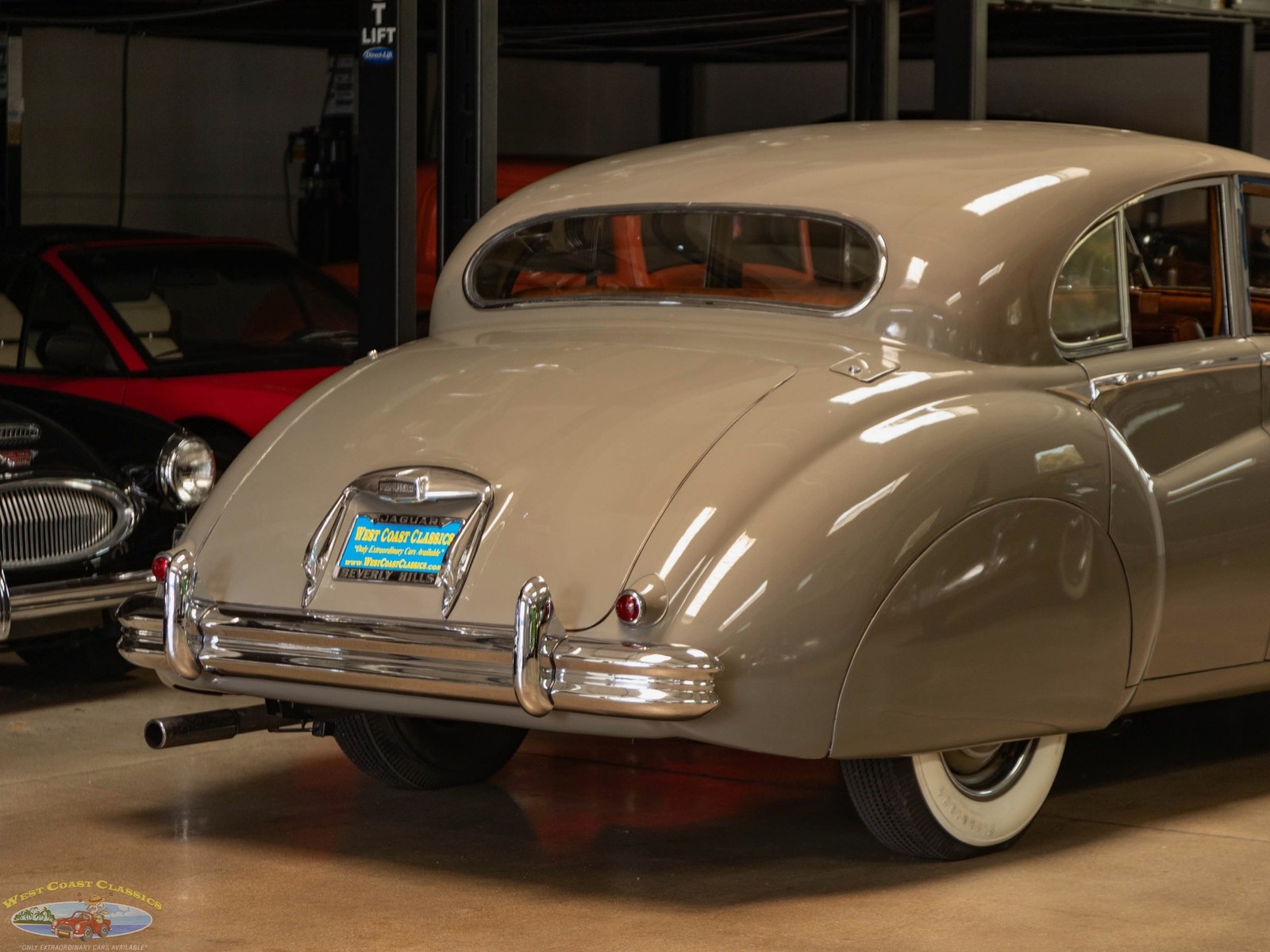 Jaguar-Mark-VII-1954-4-Door-Sedan-25