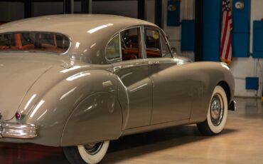 Jaguar-Mark-VII-1954-4-Door-Sedan-26