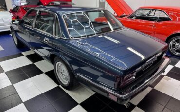 Jaguar-XJ-1988-Sedan-16