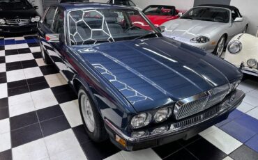 Jaguar-XJ-1988-Sedan-2