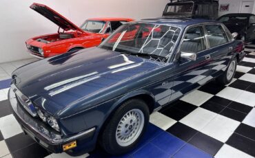 Jaguar-XJ-1988-Sedan-7