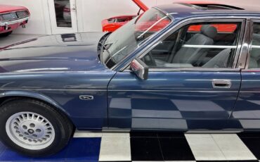 Jaguar-XJ-1988-Sedan-9