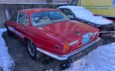 Jaguar-XJ12-1974-Sedan-10