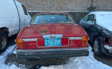 Jaguar-XJ12-1974-Sedan-11