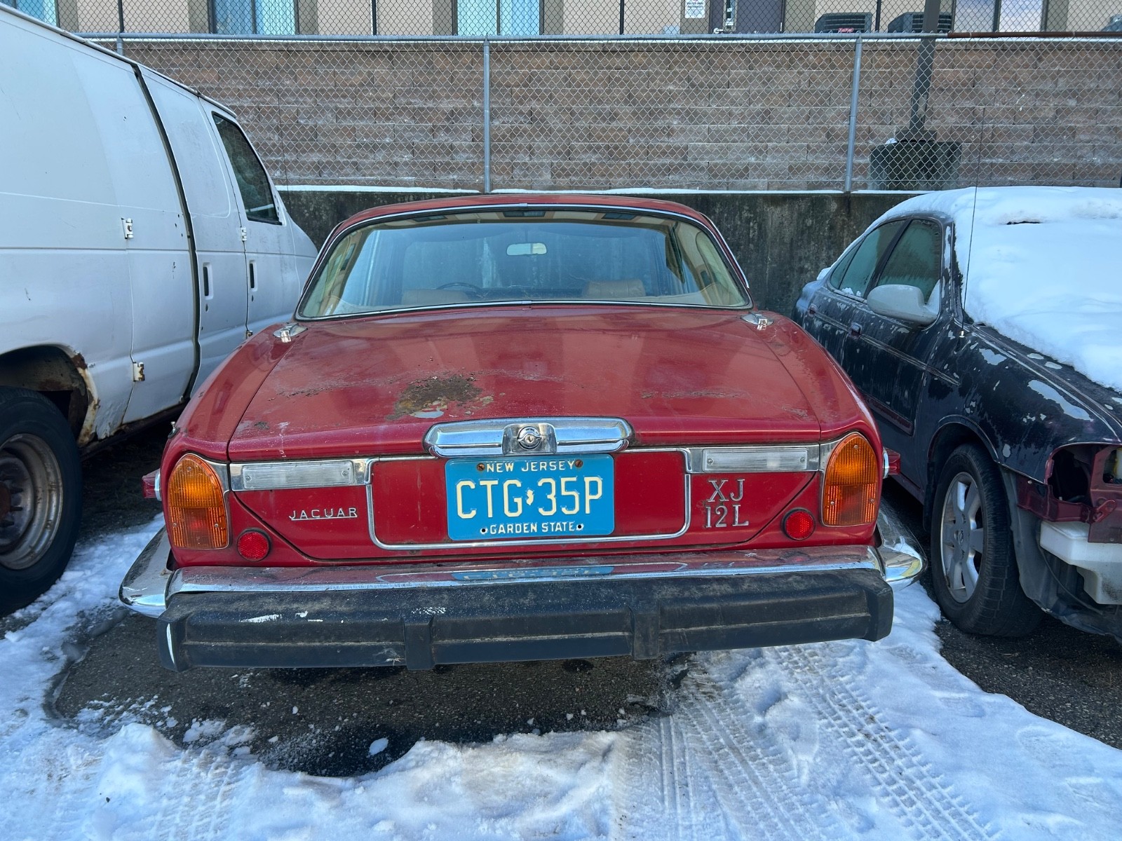 Jaguar-XJ12-1974-Sedan-11